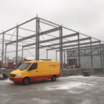 in enkele dagen de staalconstructie overeind